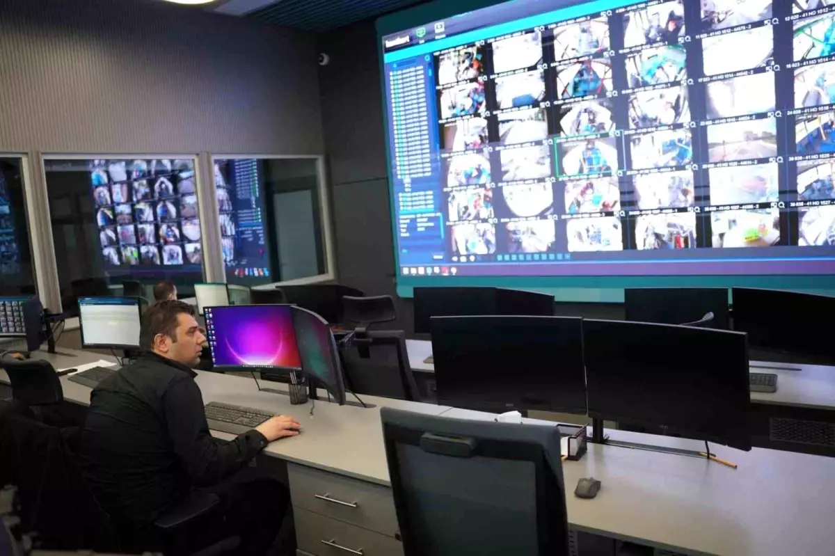 Kocaeli\'de Toplu Taşıma Araçları Anlık Olarak 6 Bin Kamera ile Denetleniyor