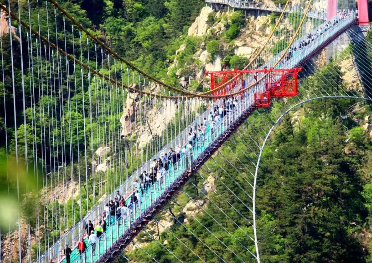 Çin\'de İşçi Bayramı Tatilinde 314 Milyon Seyahat