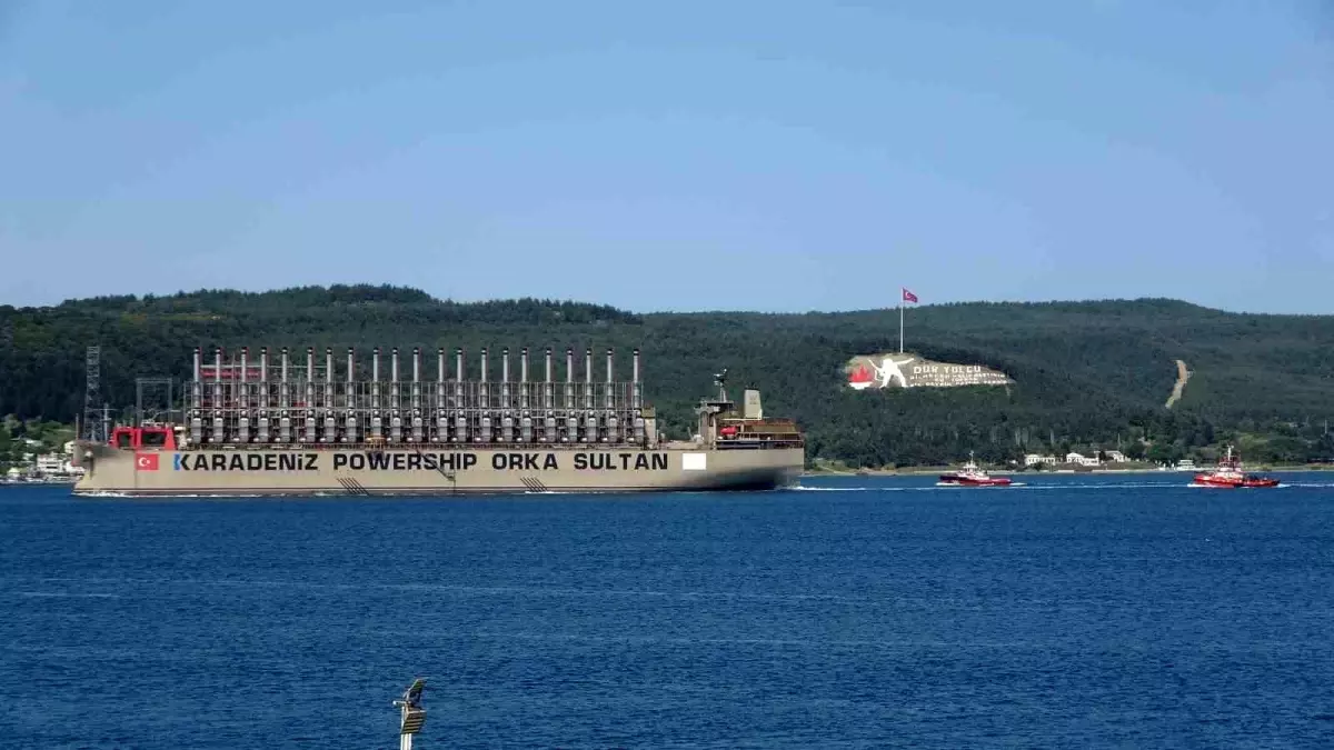 Enerji Gemisi Çanakkale\'den Geçti