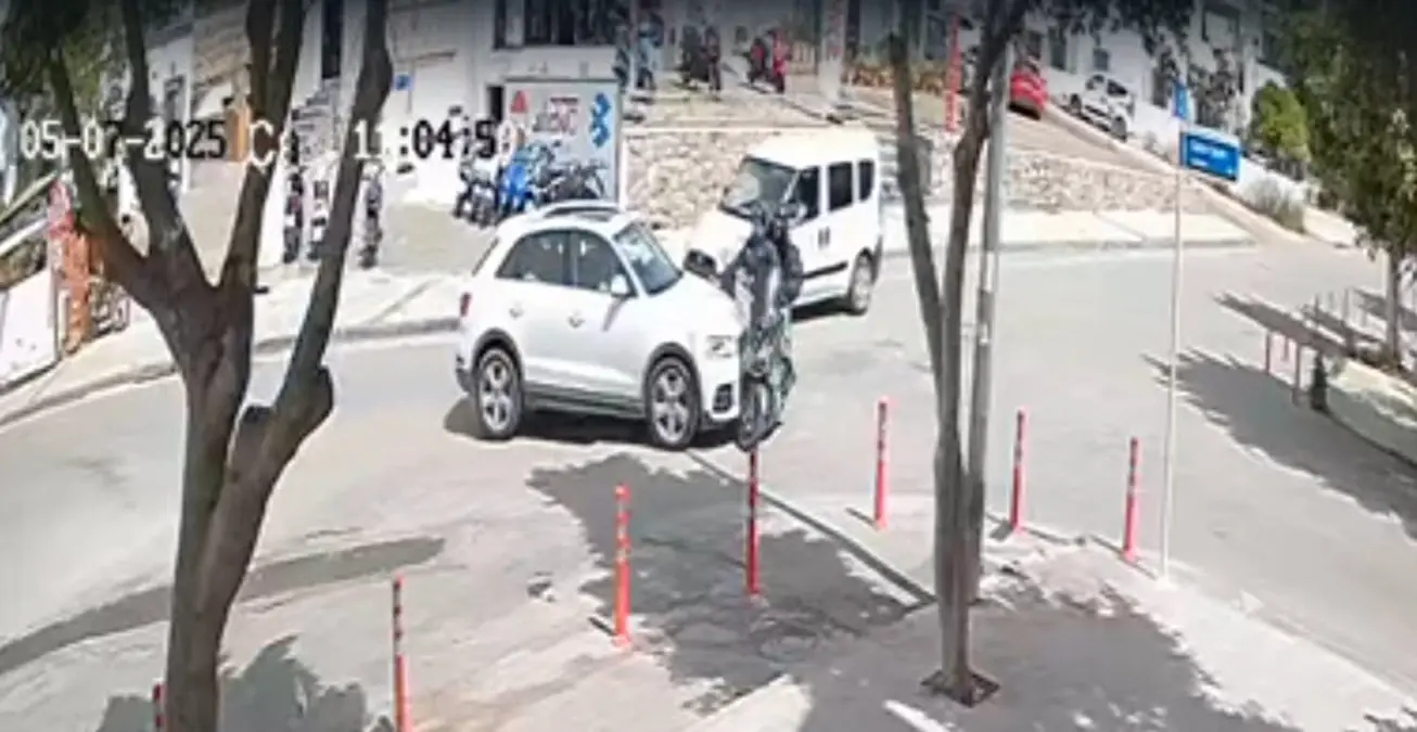 Bodrum\'da Motosiklet-Cip Kazası: 2 Yaralı