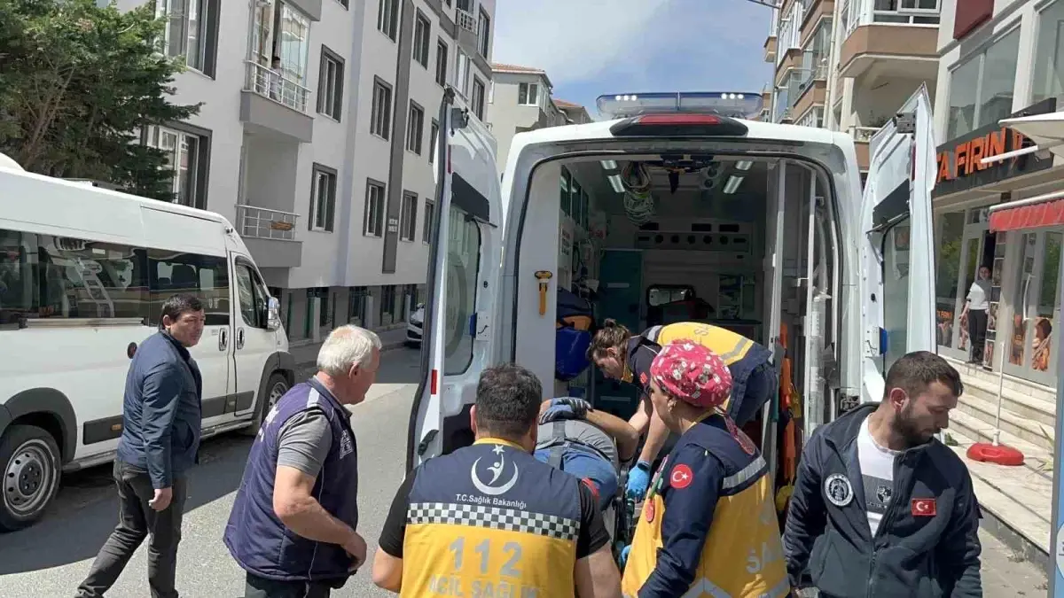 Çorlu\'da 1,5 metre yükseklikten düşen işçi yaralandı