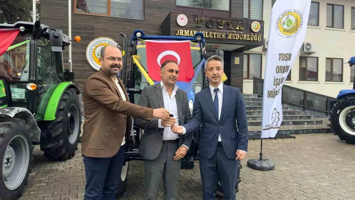Tosya\'da Çiftçilere Faizsiz Traktör Desteği