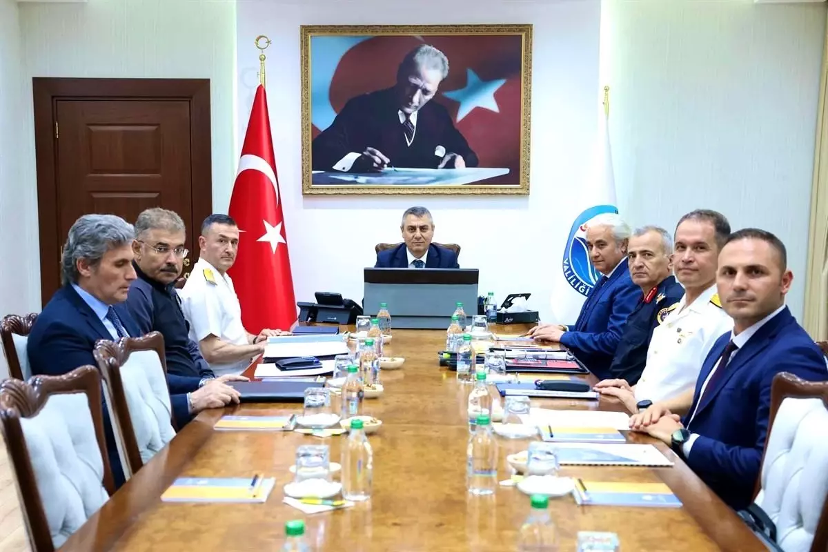 Mersin\'de 871 Aranan Şahıs Yakalandı