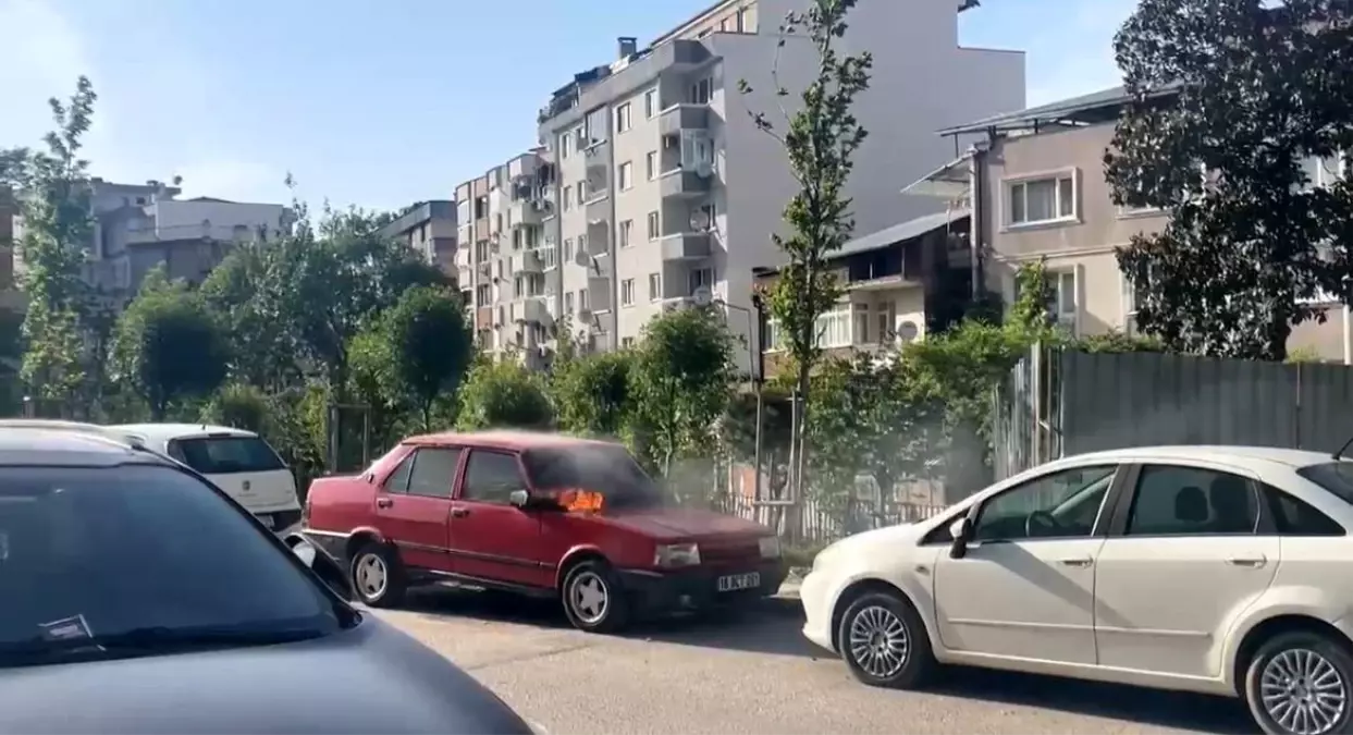 Bursa\'da Park Halindeki Araç Alev Aldı