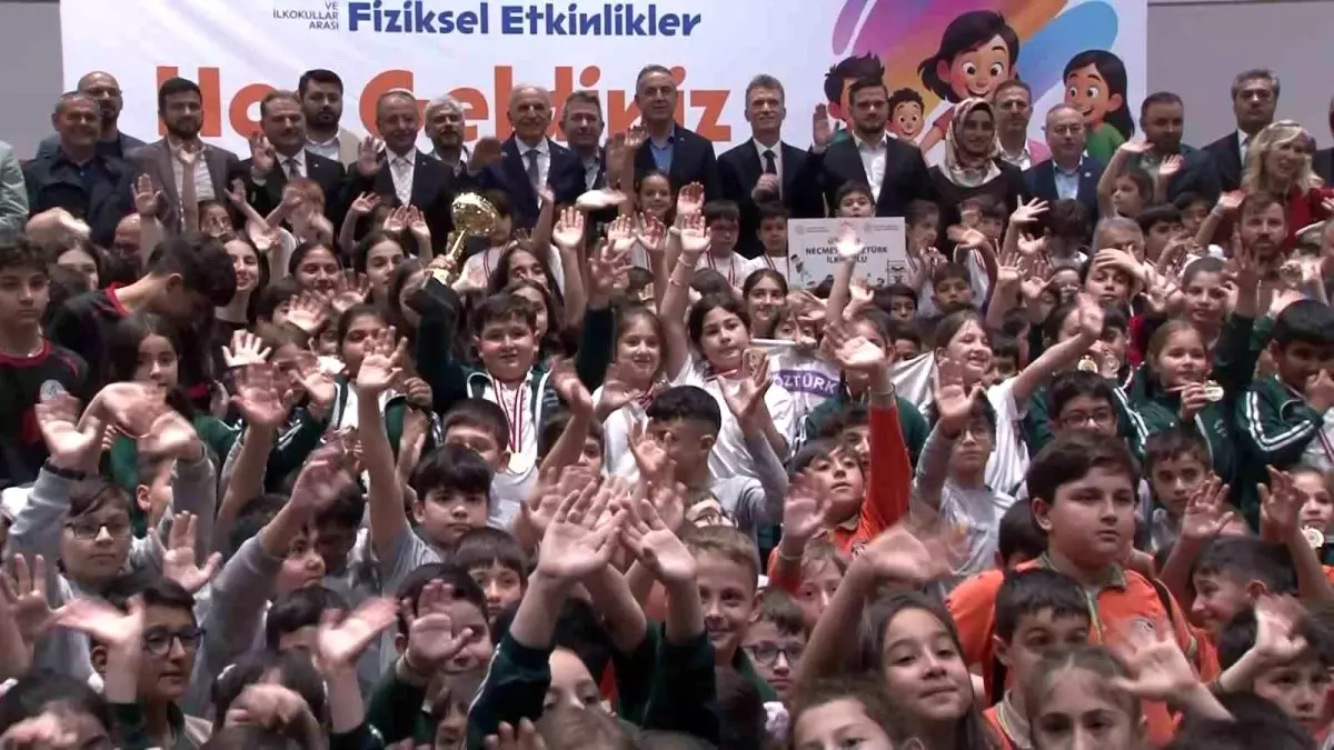 Ümraniye\'de 12. Geleneksel Çocuk Oyunları ve Fiziksel Etkinlikler Kapanışı