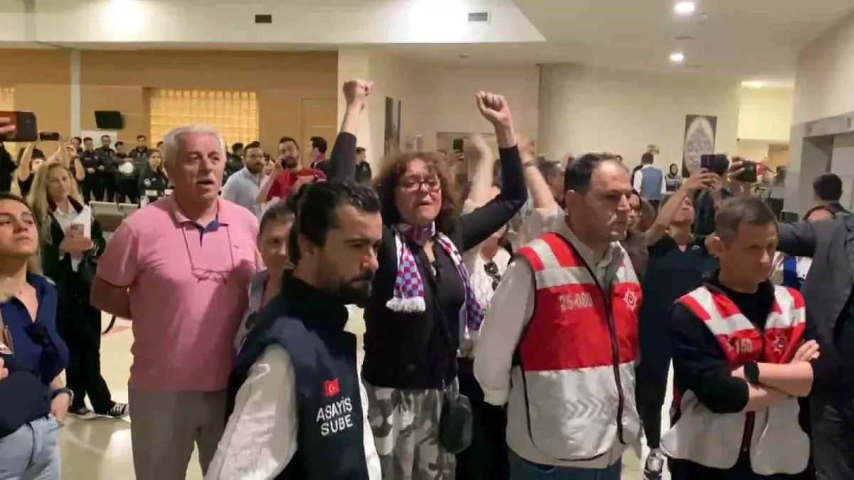 Kadıköy\'de Bıçaklı Saldırı Davası Başladı
