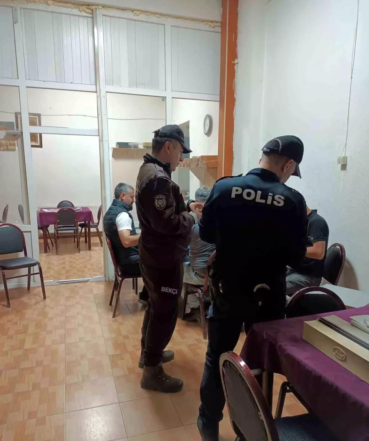 Balıkesir\'de 51 Aranan Şahıs Yakalandı