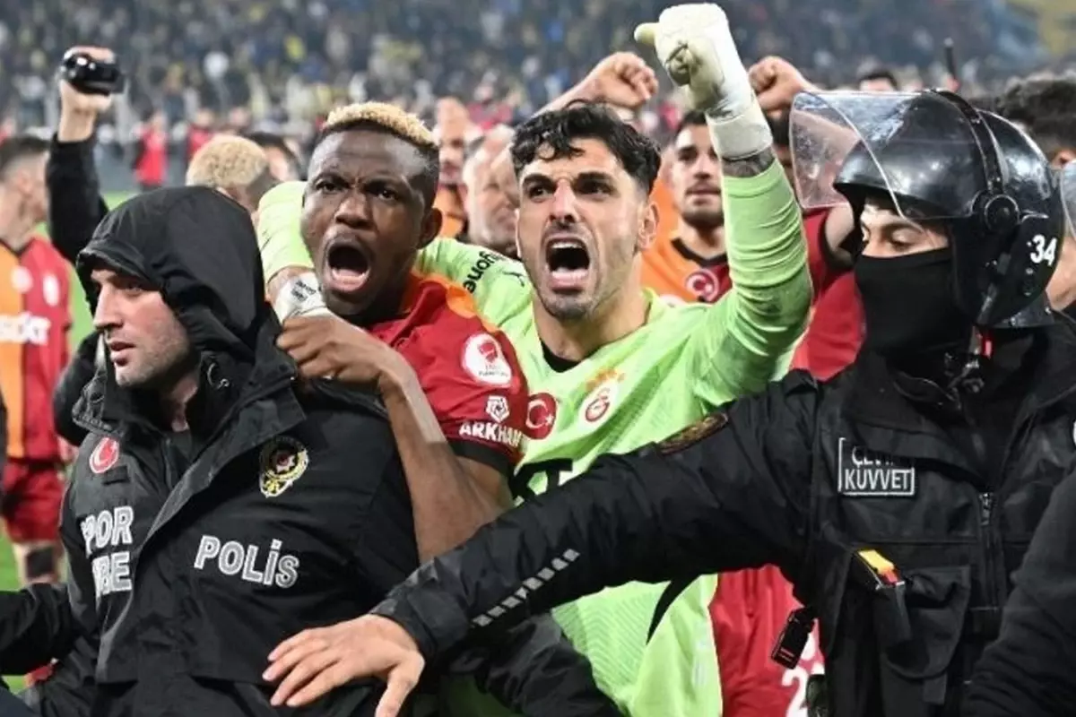 Galatasaray, Günay Güvenç\'in sözleşmesini uzatıyor