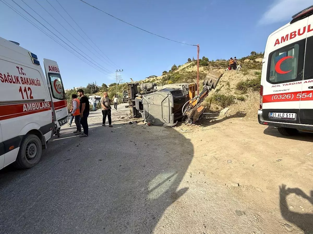 Hatay\'da Trafik Kazası: 3 Yaralı