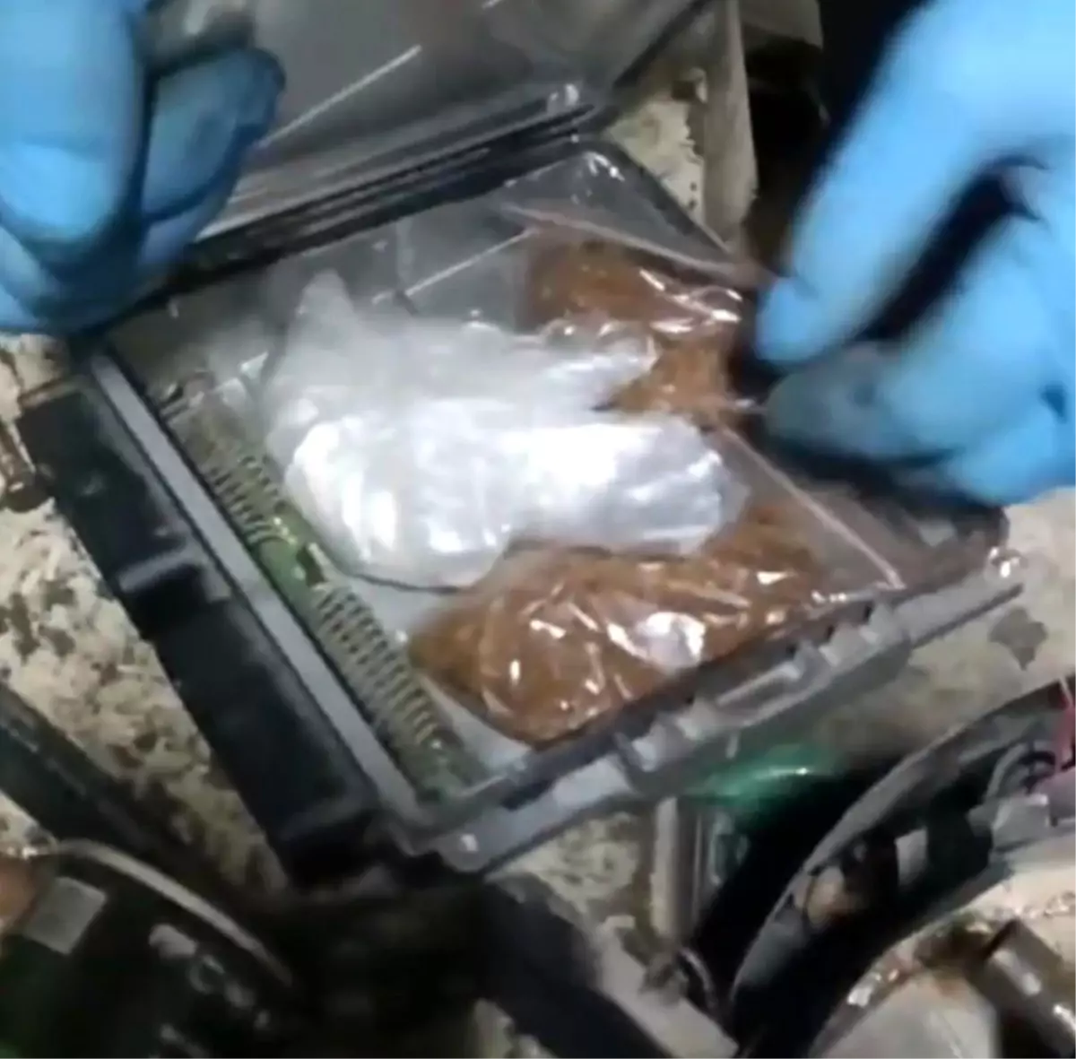 Kastamonu\'da Uyuşturucu ve Silah Ele Geçirildi