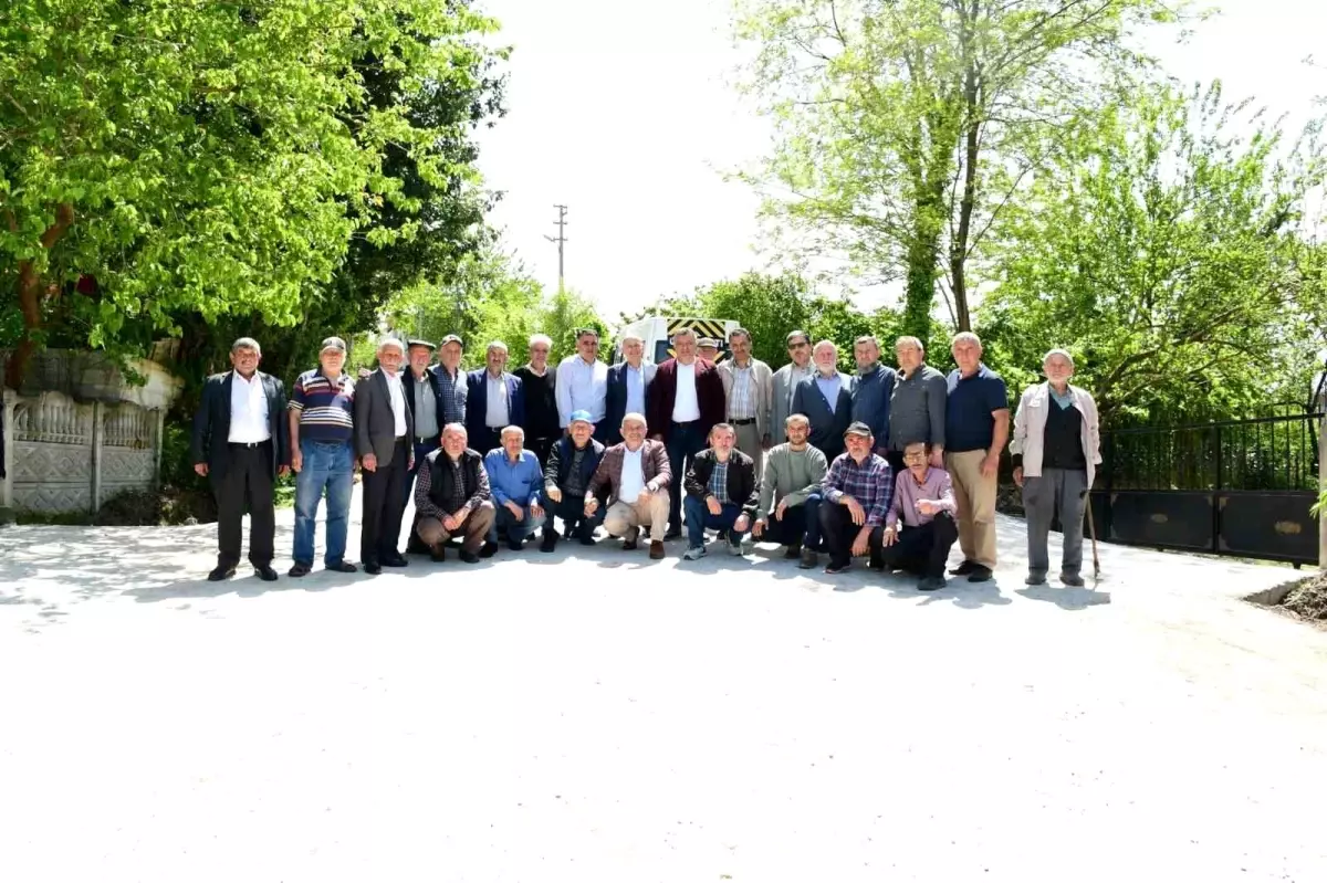Bazlamaç Mahallesi\'nde Yol Yapım Çalışmalarına Teşekkür Yemeği