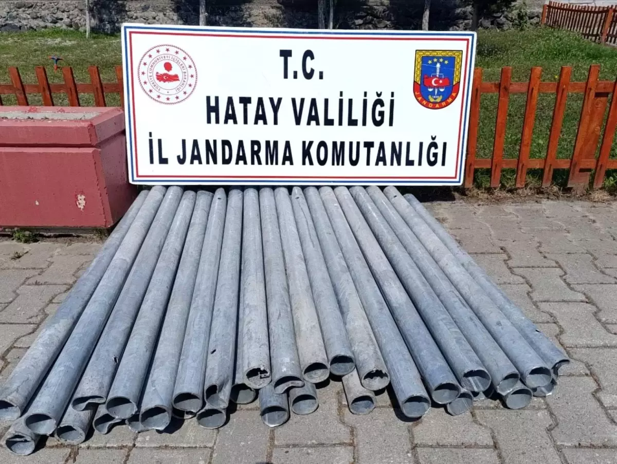 Hatay\'da Otoyol Çitleri Çalındı