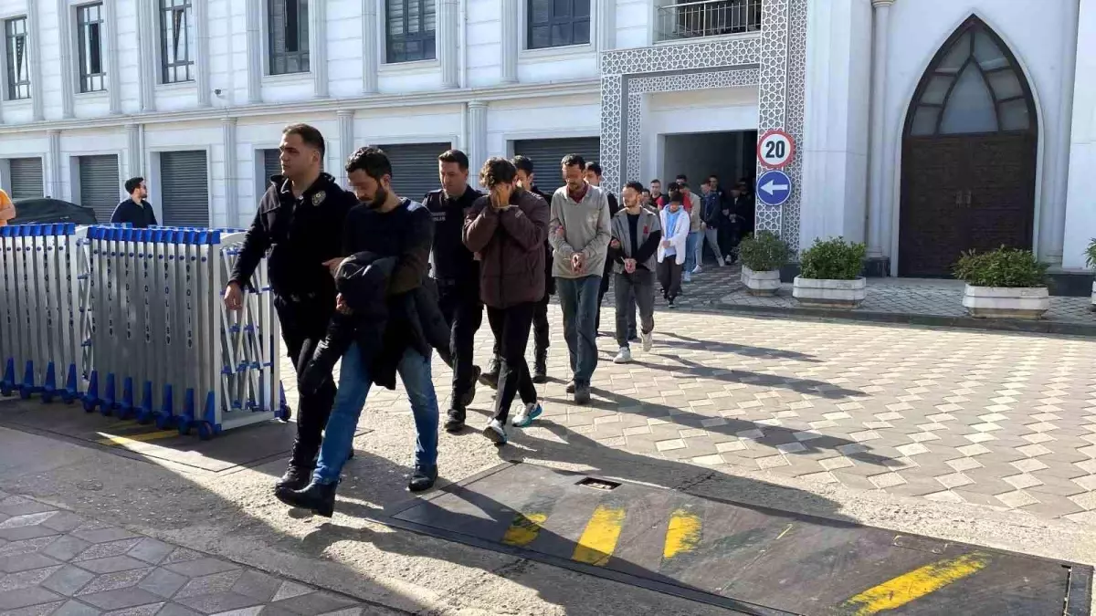 Sahte Araç Kiralama Çetesi Çökertildi