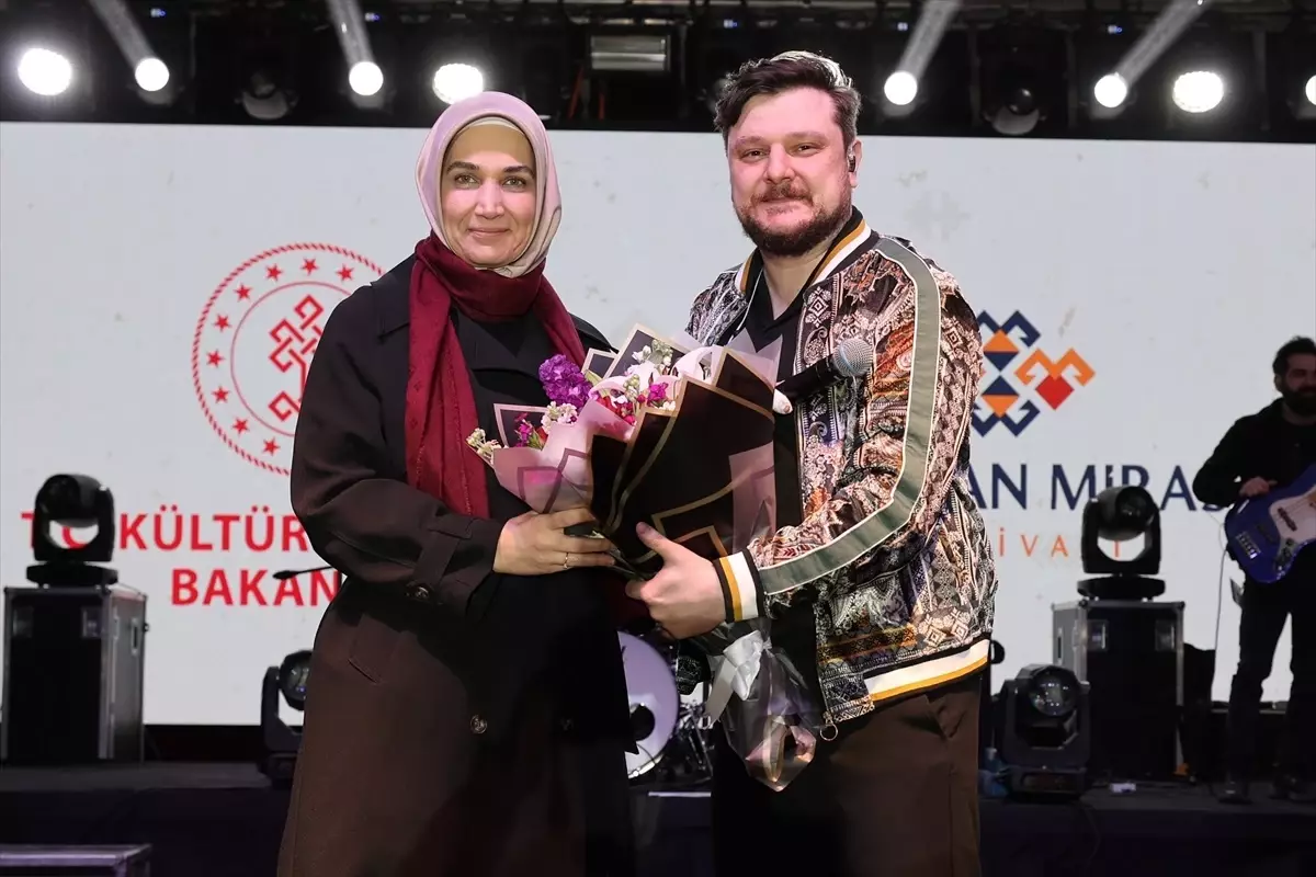 Ekin Uzunlar, Yaşayan Miras Festivali\'nde Konser Verdi