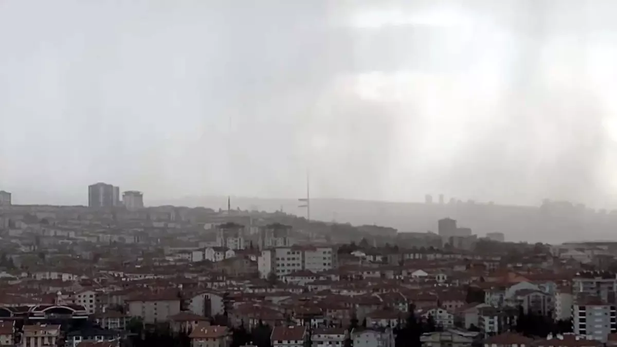 Ankara\'da Kuvvetli Rüzgar ve Sağanak Yağış Etkili