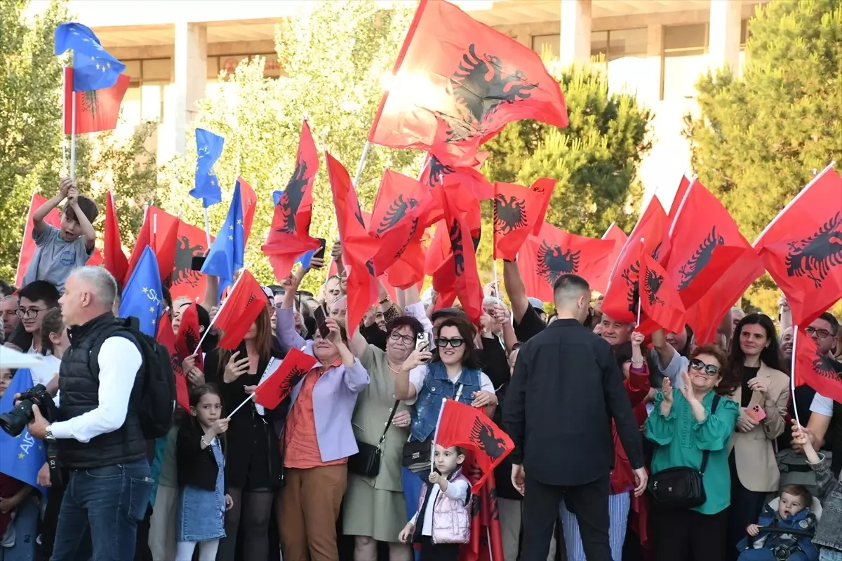 Arnavutluk\'ta AB Üyelik Hedefi