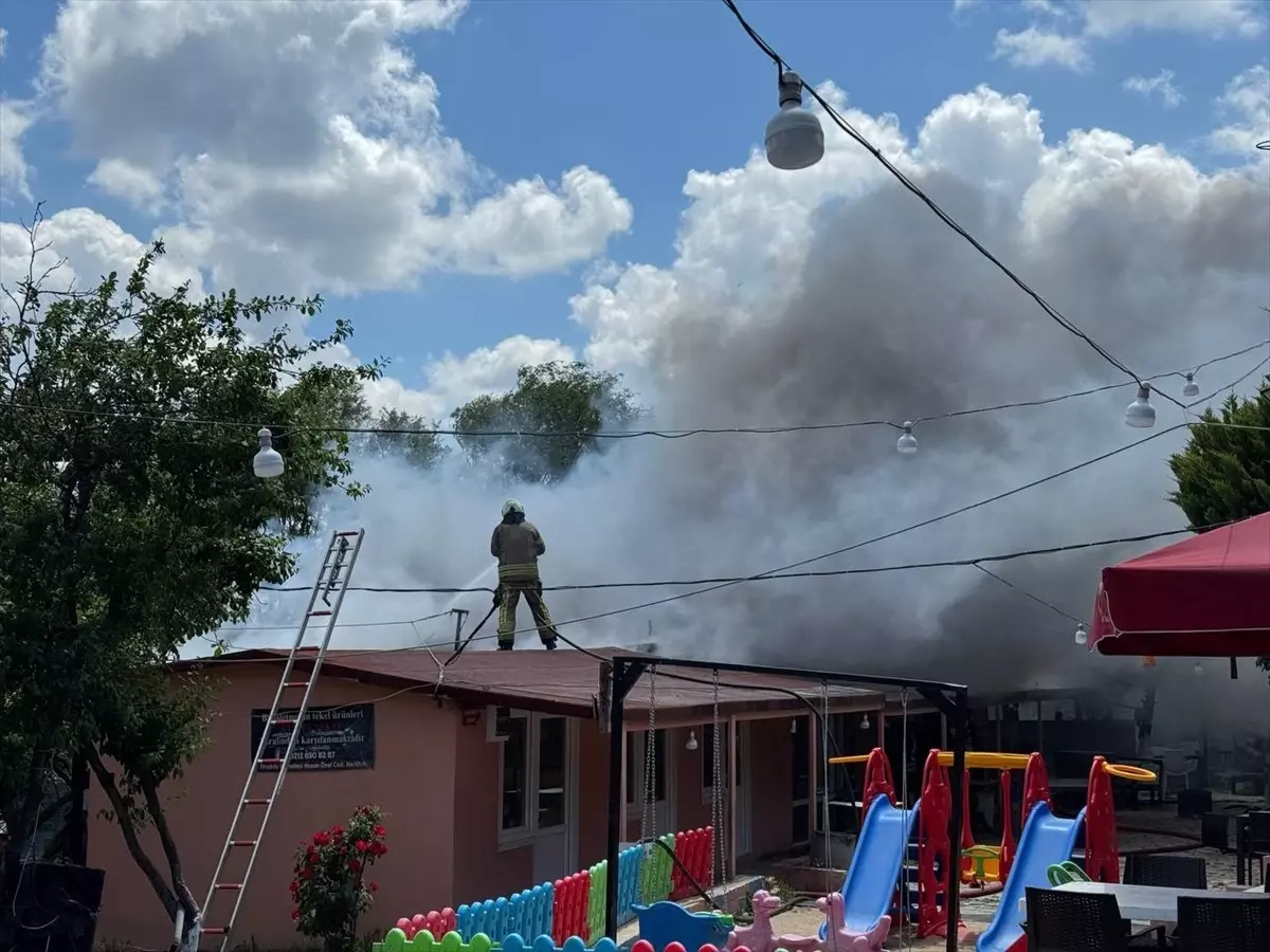 Avcılar\'da Mangal İşletmesinde Yangın