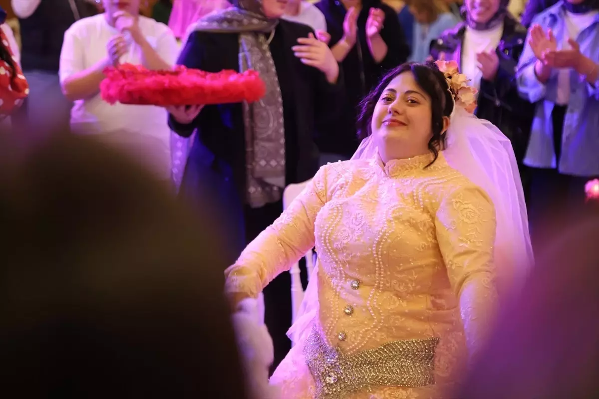 Burçin\'in Gelinlik Hayali Gerçekleşti