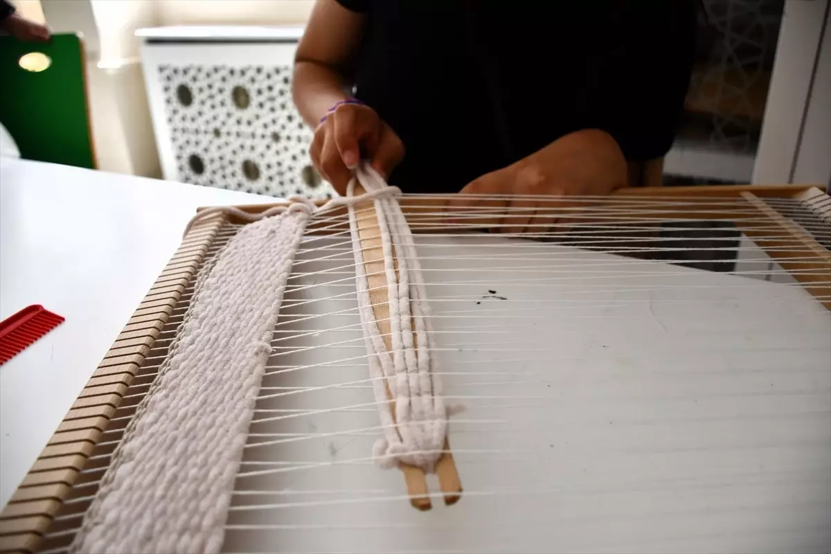 Özel Eğitim Okulunda Kilim Dokuma Eğitimi