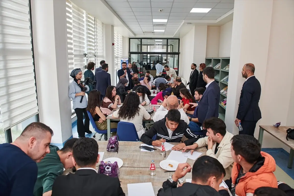Girişimci Kütüphanesi Projesi Burdur\'da Tanıtıldı