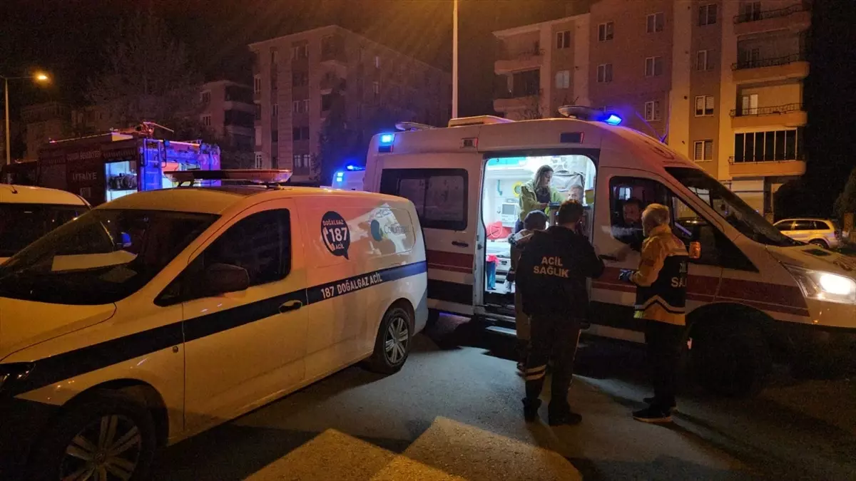 Çorum\'da Bina Yangını: 6 Kişi Dumandan Etkilendi