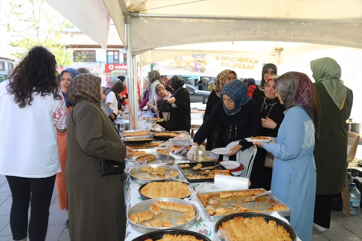 Çubuk\'ta Kur\'an Kursları İçin Kermes Düzenlendi