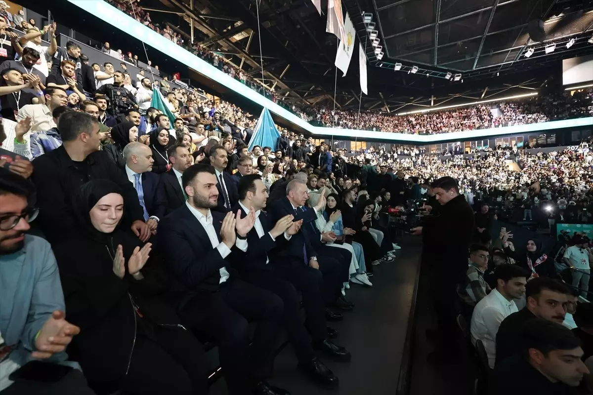 Cumhurbaşkanı Erdoğan, İstanbul GENÇFEST Programı\'nda konuştu: (1)