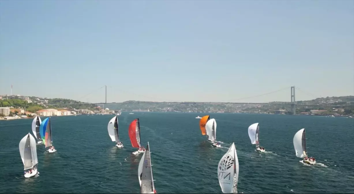 İstanbul\'da Yat Yarışları Rüzgarı