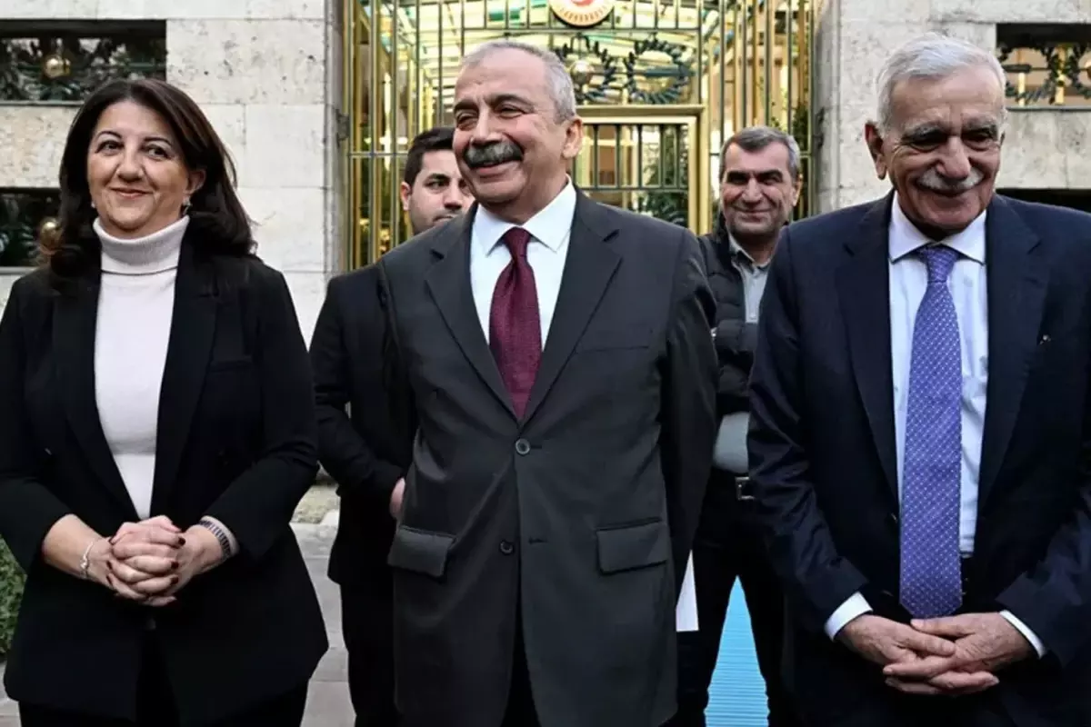 DEM Parti\'den PKK kongresiyle ilgili 8 maddelik açıklama: Yeni bir sayfa açılıyor