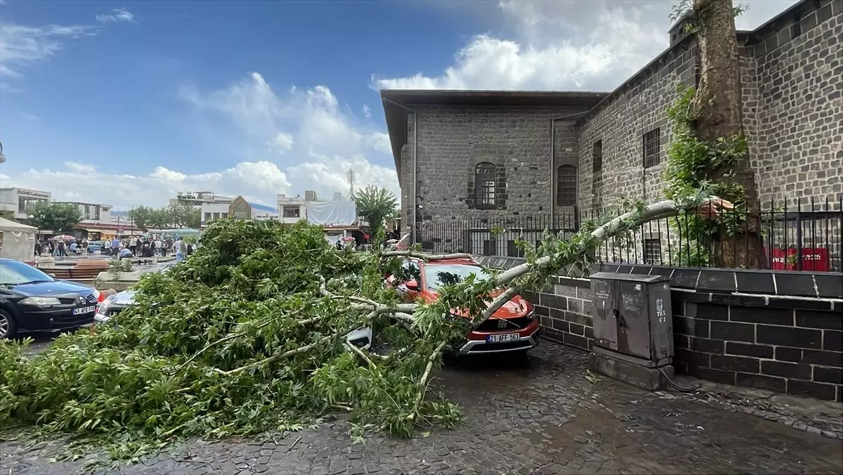Diyarbakır\'da Sağanak ve Dolu Etkili