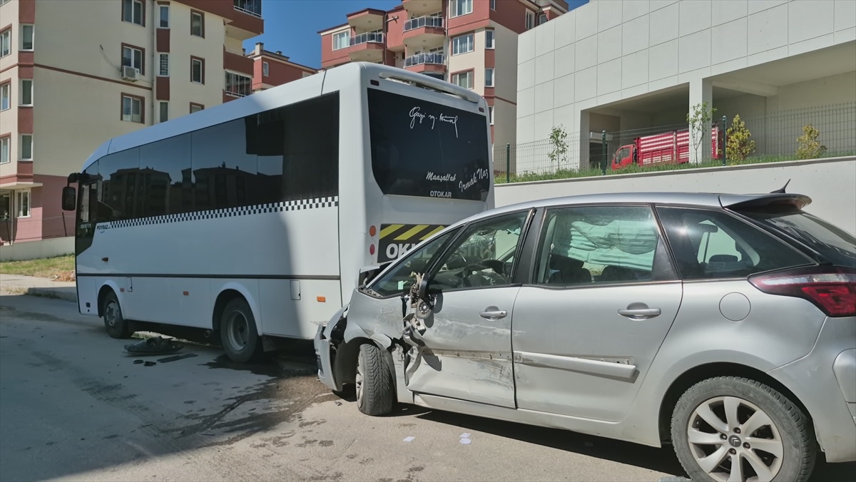Edirne\'de Trafik Kazası: 3 Yaralı