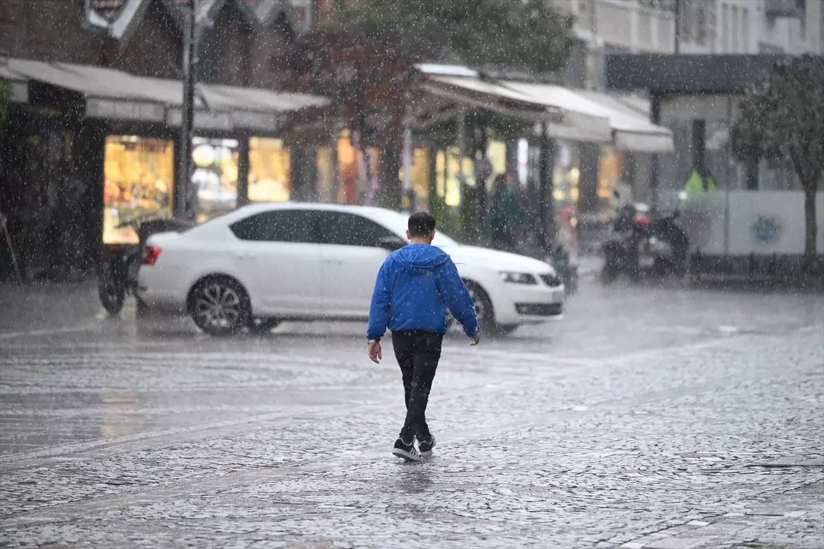 Edirne\'de Sağanak Yağışlar Problemlere Yol Açtı