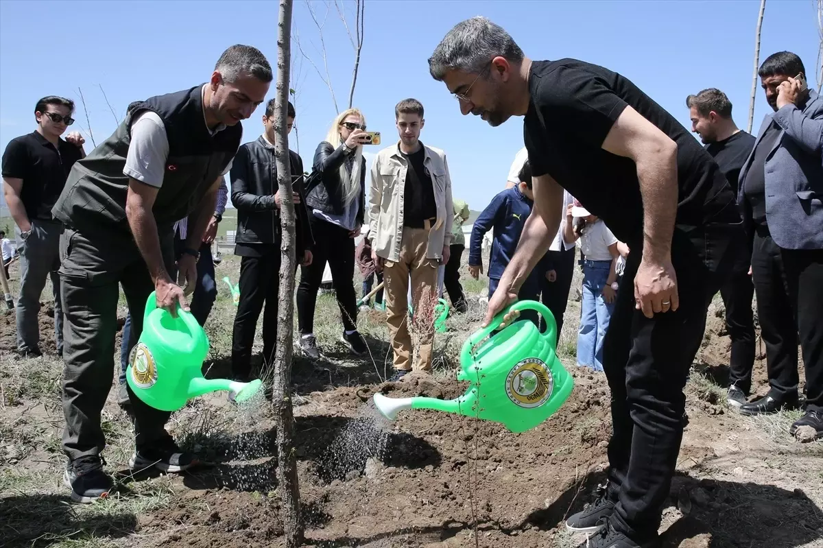 Erzurum\'da Eş Zamanlı Fidan Dikimi