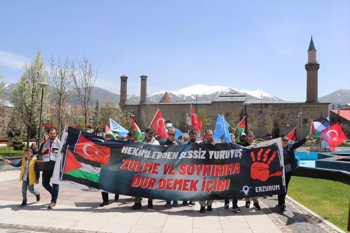 Erzurum\'da Sağlıkçıların Gazze Protestosu