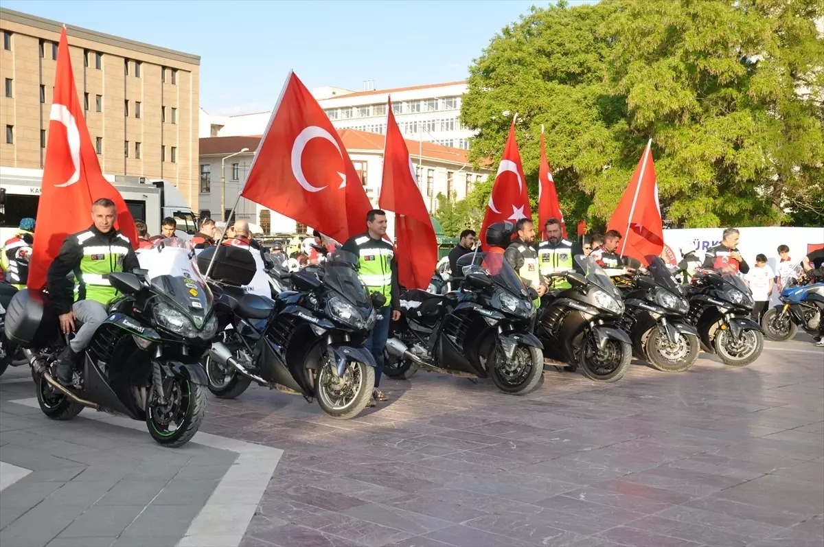 Eskişehir\'de Askeri Kortej Düzenlendi