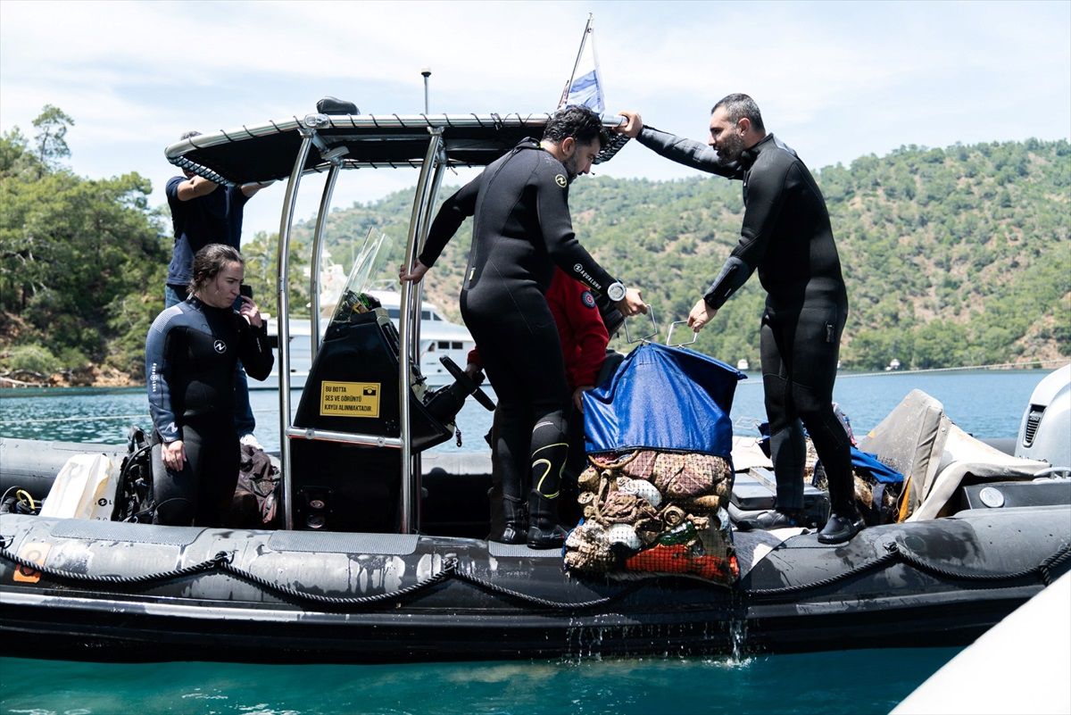 Fethiye\'de Deniz Dibi Temizliği