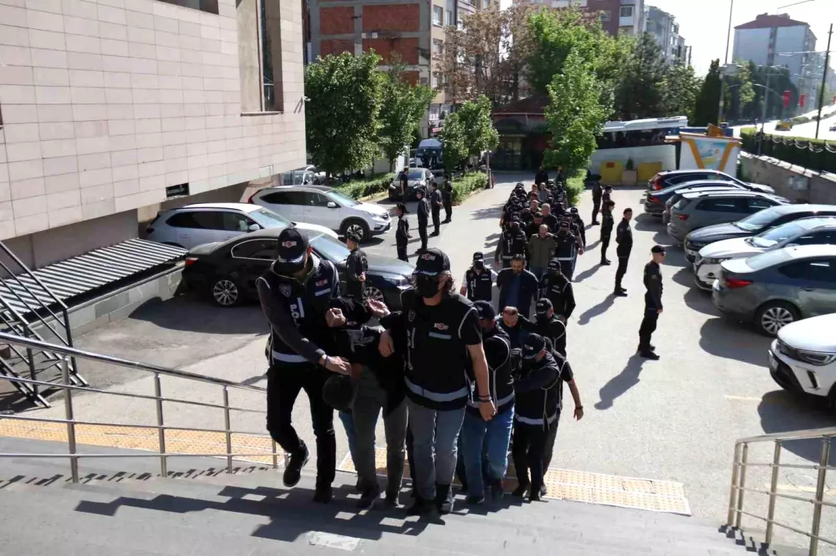 Eskişehir\'de FETÖ Operasyonu: 14 Şüpheli Adliyeye Sevk Edildi