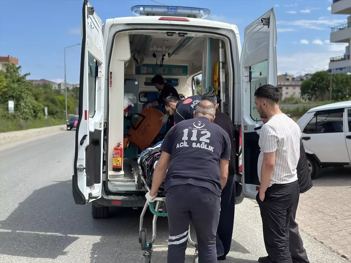 Gerze\'de Trafik Kazası: 1 Yaralı