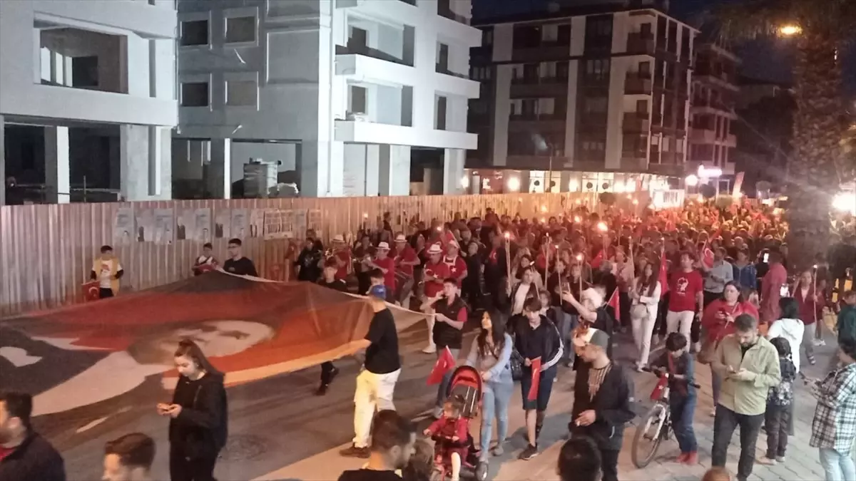 Gömeç\'te Fener Alayı Coşkusu