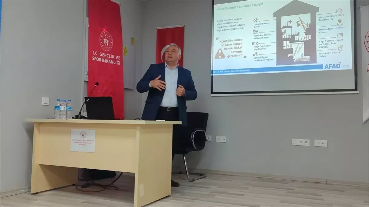 Afet Bilinci Semineri Gümüşhacıköy\'de