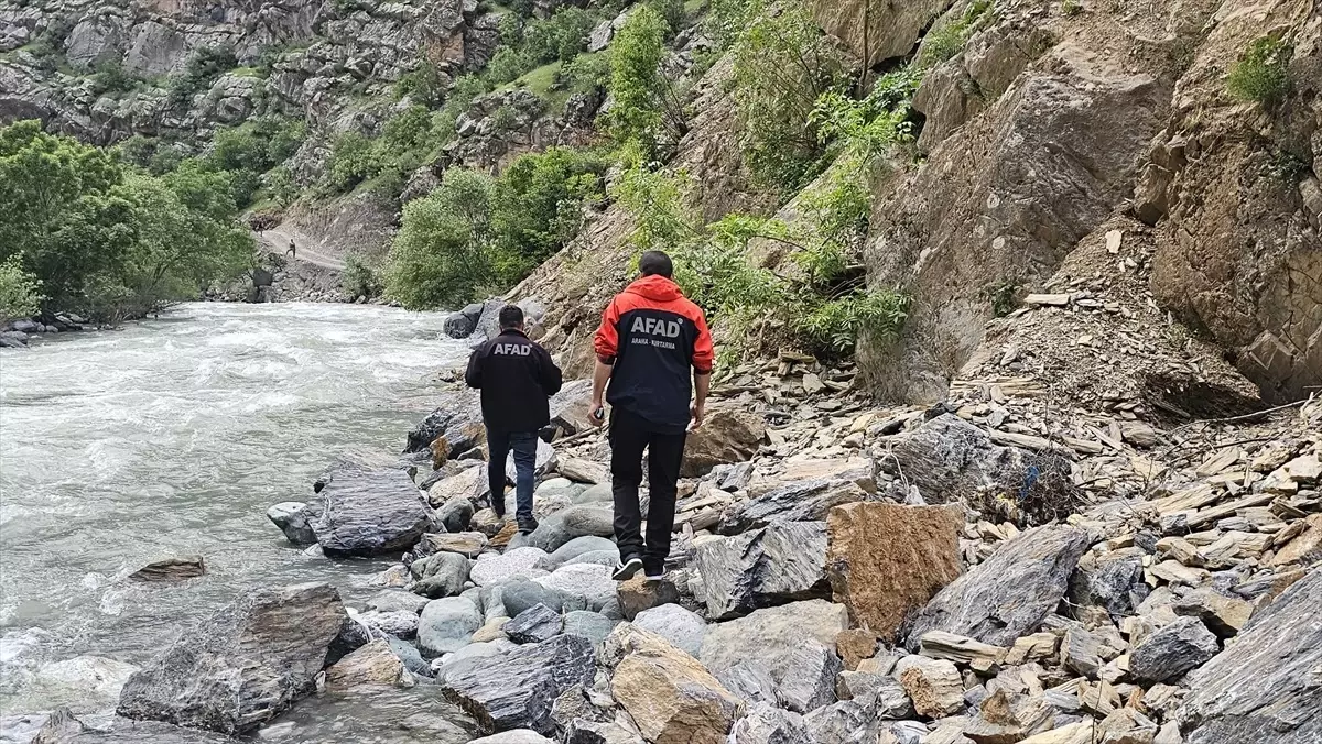 Yüksekova\'da Kaybolan Genç İçin Arama Başlatıldı