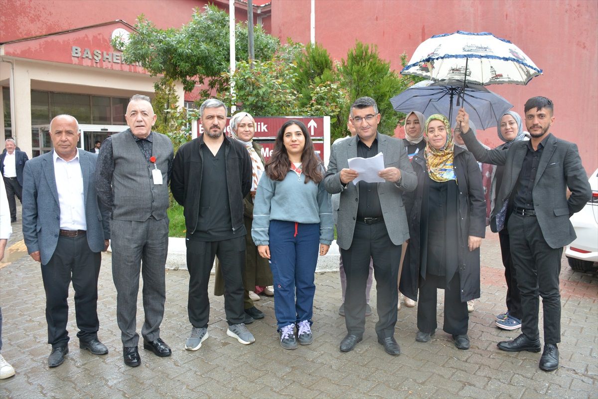 Hakkari\'de Hemşire ve Ebelerin Talepleri Dile Getirildi