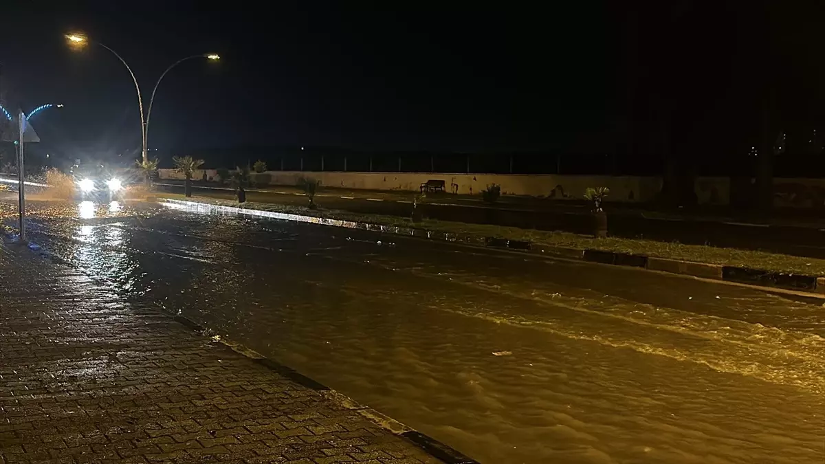 Dörtyol\'da Sağanak ve Dolu Yağışı