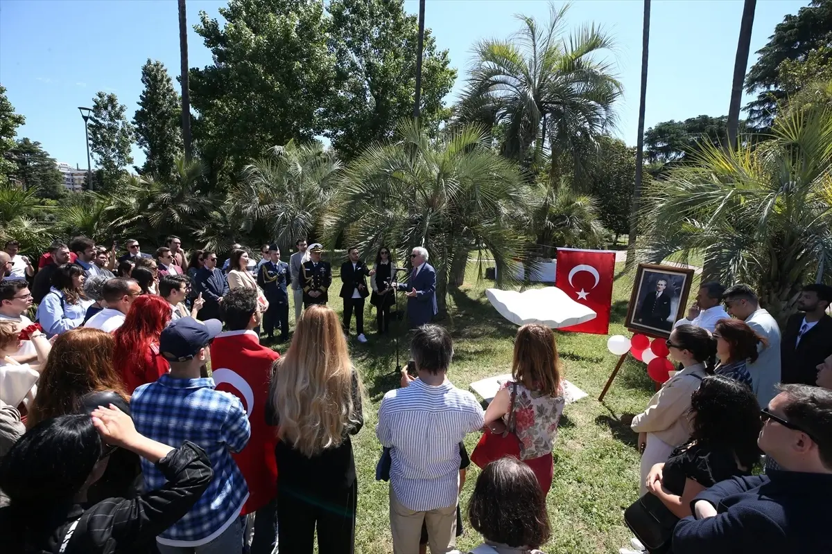 İtalya\'daki Türk öğrenciler, 19 Mayıs Atatürk\'ü Anma, Gençlik ve Spor Bayramı\'nı kutladı