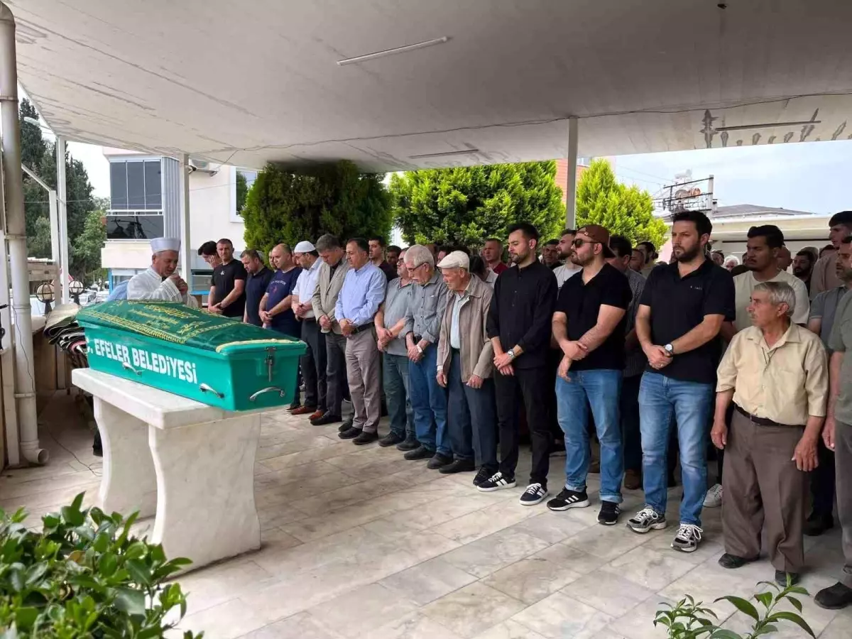 Kalp Krizine Yenik Düşen Müezzin Toprağa Verildi