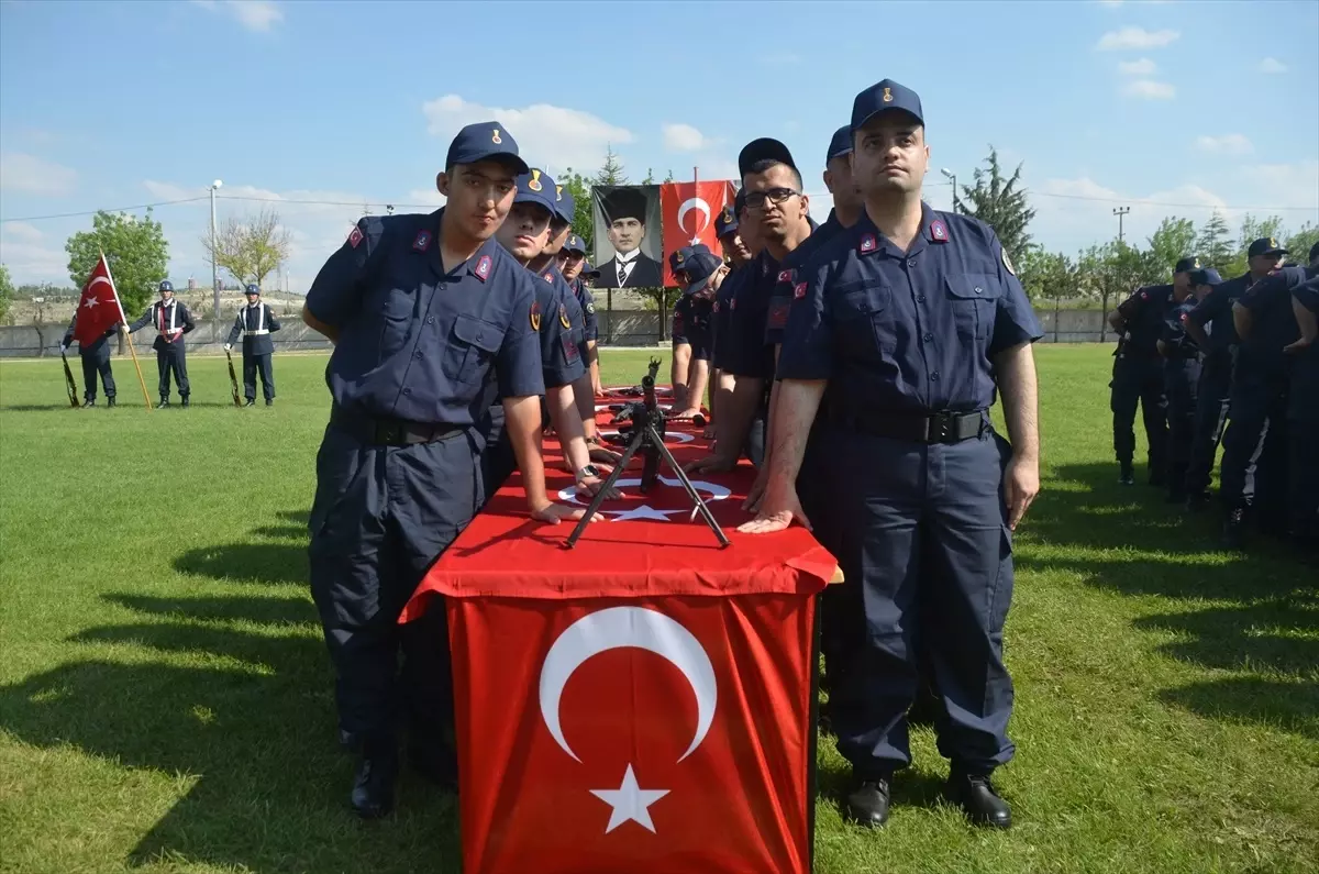 Engelli Gençler Temsili Askerlikte Uniforma Giydi