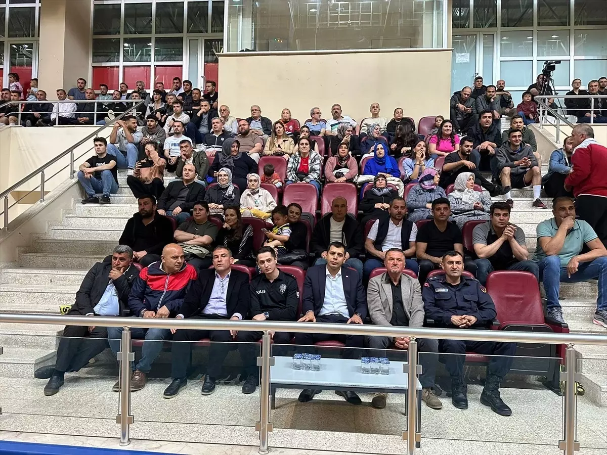 Kargı Voleybol Turnuvası\'nın Şampiyonu Orman İşletme Müdürlüğü