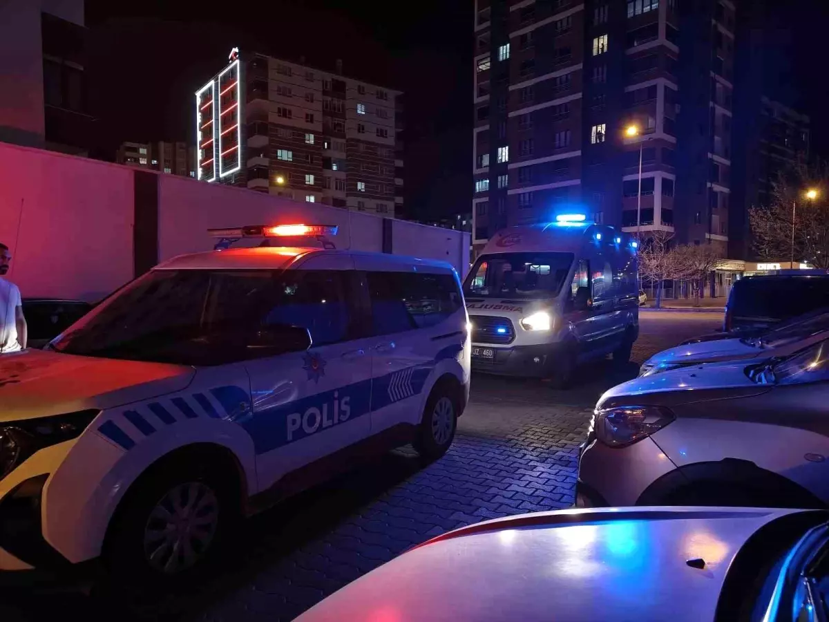 Kayseri\'de Bıçaklı Kavga: 1 Yaralı
