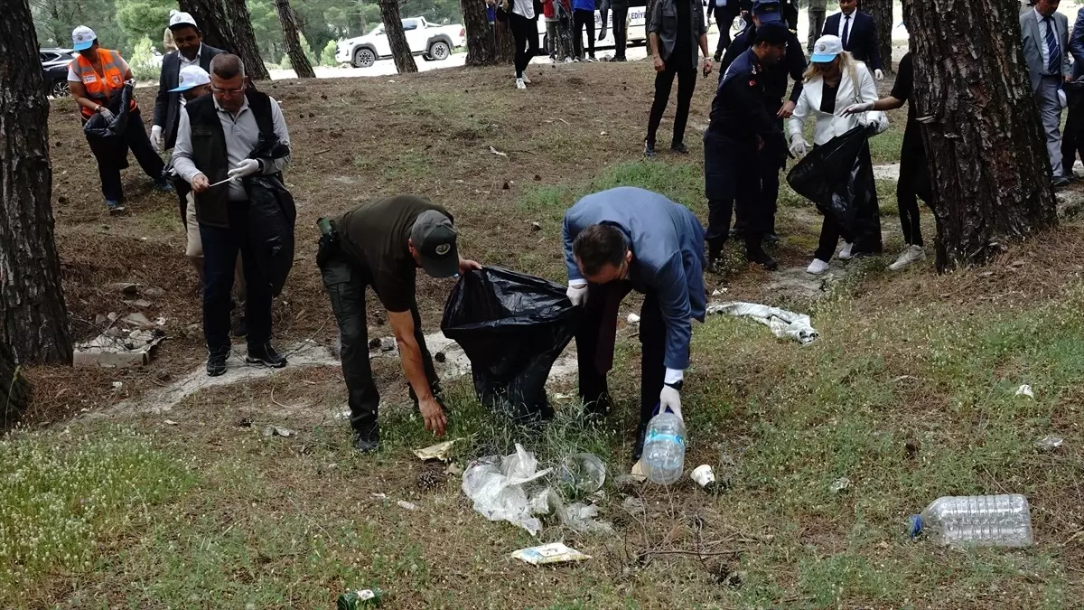 Edremit\'te Orman Temizliği Etkinliği