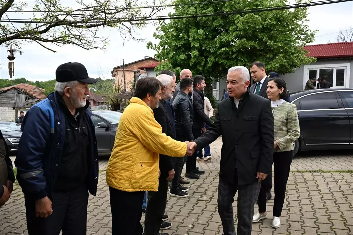 Vali Uğur Turan Pınarhisar ve Demirköy\'de Ziyaretlerde Bulundu